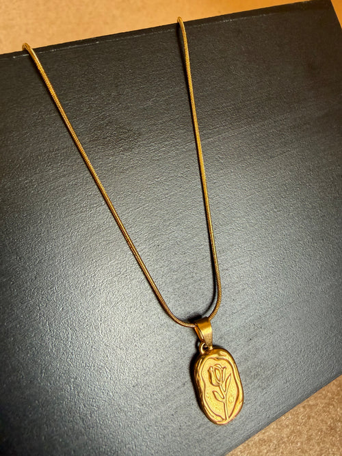 Floral pendant